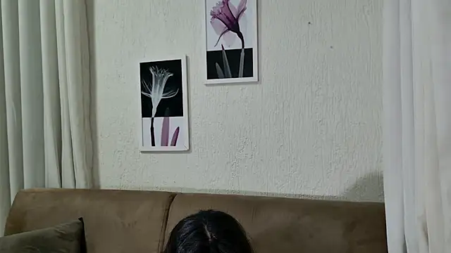 Snapshot of Blue_butterfly chatting on March 17, 2025, 12:32 am Blue butterfly online show from March 17, 2025, 12:32 am