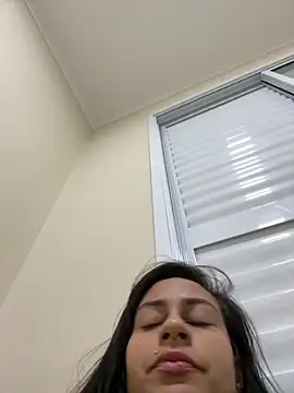 Snapshot of Blue_butterfly chatting on December 4, 2025, 2:10 am Blue butterfly online show from December 4, 2025, 2:10 am