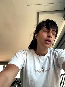 Snapshot of Blue_butterfly chatting on September 18, 2025, 2:42 pm Blue butterfly online show from September 18, 2025, 2:42 pm