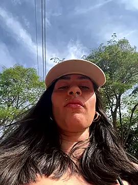 Snapshot of Blue_butterfly chatting on September 28, 2025, 6:15 pm Blue butterfly online show from September 28, 2025, 6:15 pm