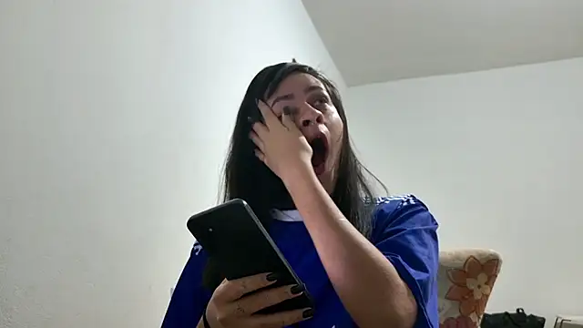 Snapshot of Blue_butterfly chatting on September 9, 2025, 7:18 am Blue butterfly online show from September 9, 2025, 7:18 am