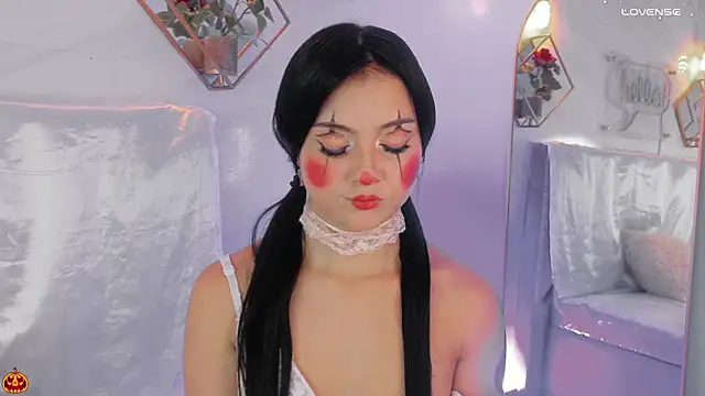 Snapshot of _Rouse_v chatting on October 29, 2025, 2:16 pm Rouse v online show from October 29, 2025, 2:16 pm