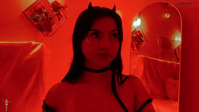 Snapshot of _Rouse_v chatting on October 22, 2025, 1:43 pm Rouse v online show from October 22, 2025, 1:43 pm