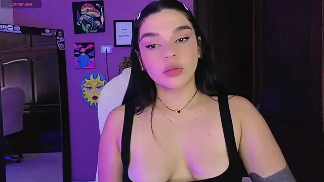 Snapshot of Veronica_111 chatting on October 26, 2025, 11:27 pm Veronica 111 online show from October 26, 2025, 11:27 pm