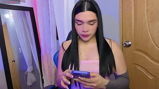Snapshot of Veronica_111 chatting on July 13, 2026, 2:00 am Veronica 111 online show from July 13, 2026, 2:00 am