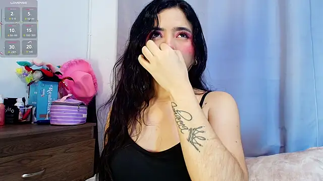 adara johnson   online show from November 6, 2025, 11:47 am