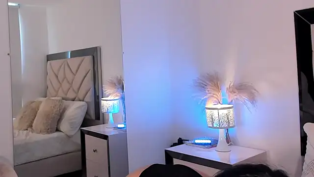 alexa tobar online show from December 4, 2025, 6:40 pm