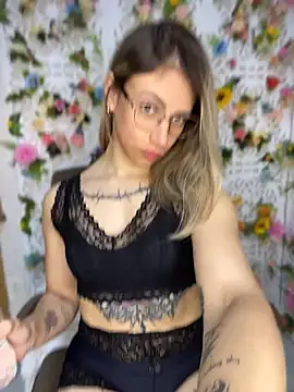 Snapshot of loira_messi chatting on June 14, 2026, 10:55 pm loira messi online show from June 14, 2026, 10:55 pm