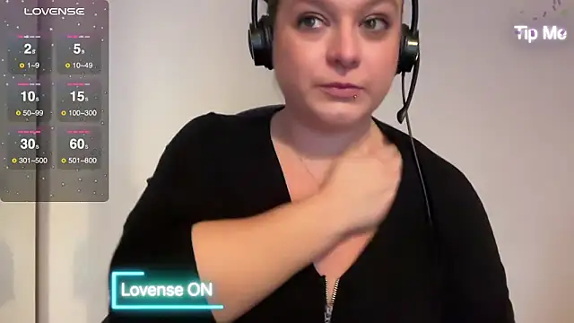 NaughtyWifeUK online show from January 5, 2025, 3:13 pm