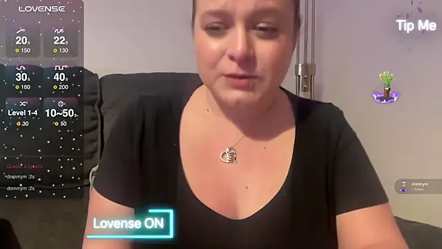 NaughtyWifeUK online show from December 31, 2024, 1:36 am