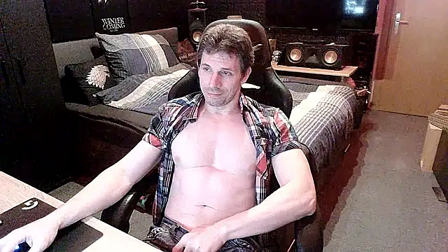 dreamwallker21 online show from March 27, 2026, 8:43 pm