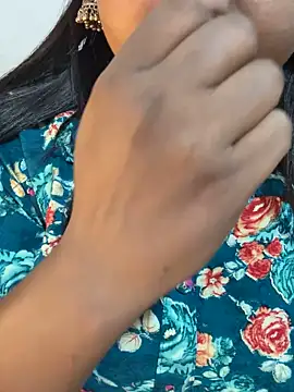 Ayesha mahi online show from October 12, 2025, 9:43 am