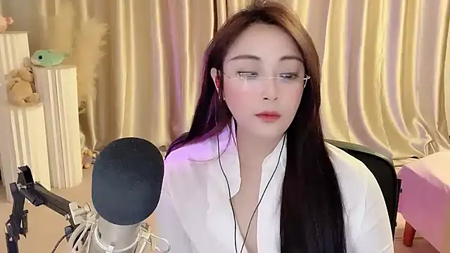 Snapshot of Daisy-77 chatting on February 23, 2025, 8:55 pm Daisy-77 online show from February 23, 2025, 8:55 pm