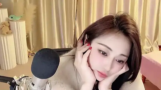 Snapshot of Daisy-77 chatting on February 21, 2025, 12:16 am Daisy-77 online show from February 21, 2025, 12:16 am