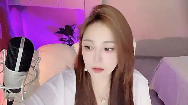 Snapshot of Daisy-77 chatting on September 10, 2025, 7:02 pm Daisy-77 online show from September 10, 2025, 7:02 pm