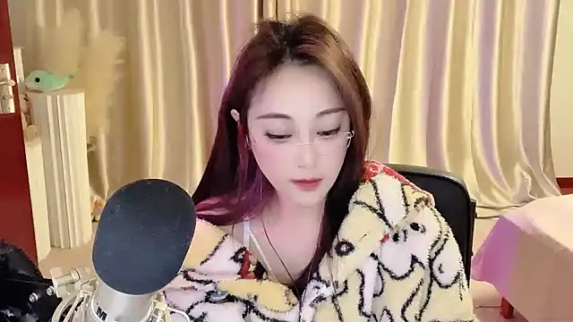 Snapshot of Daisy-77 chatting on March 1, 2025, 11:47 pm Daisy-77 online show from March 1, 2025, 11:47 pm