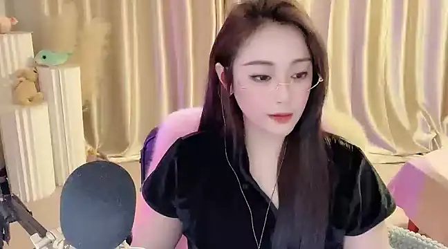 Snapshot of Daisy-77 chatting on February 22, 2025, 9:15 pm Daisy-77 online show from February 22, 2025, 9:15 pm