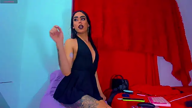 Snapshot of Perla_Hotcortes chatting on February 13, 2025, 12:24 am Perla Hotcortes online show from February 13, 2025, 12:24 am