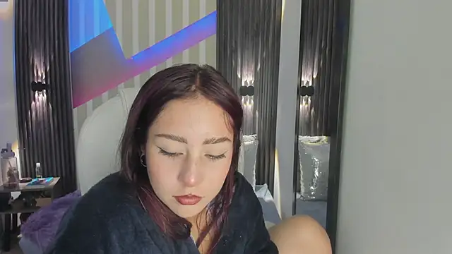 emily layton online show from February 2, 2026, 12:20 am