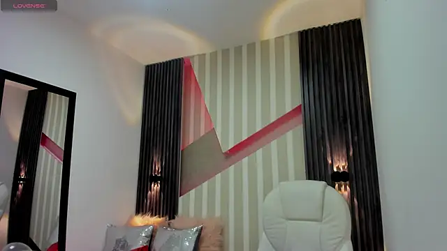 Snapshot of emily_layton chatting on February 27, 2025, 2:32 pm emily layton online show from February 27, 2025, 2:32 pm