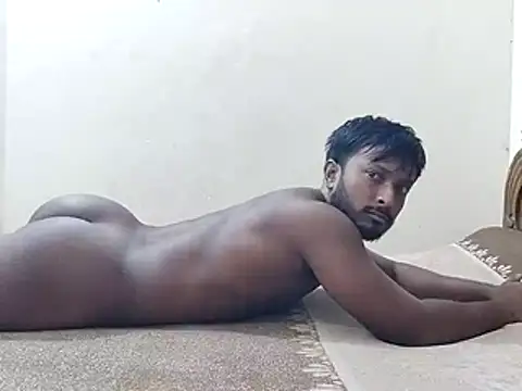 HunkyAriyan online show from May 12, 2026, 9:32 pm