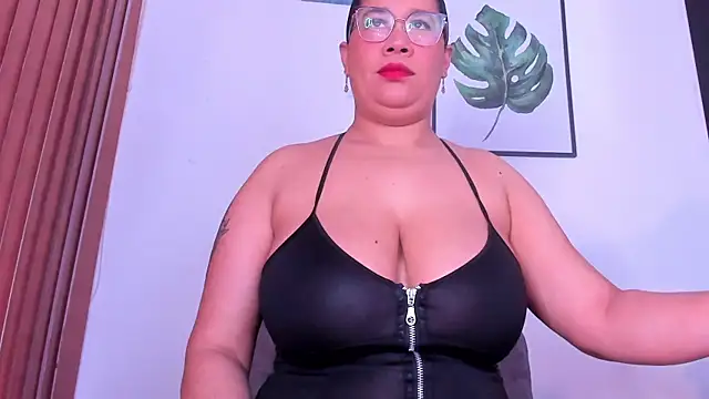 Snapshot of alondrabigtits chatting on April 29, 2026, 11:36 am alondrabigtits online show from April 29, 2026, 11:36 am