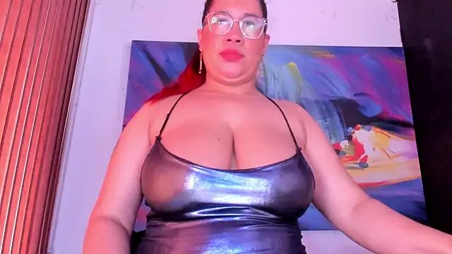 Snapshot of alondrabigtits chatting on May 31, 2026, 6:09 pm alondrabigtits online show from May 31, 2026, 6:09 pm