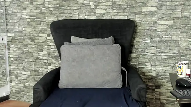 Snapshot of alondrabigtits chatting on November 20, 2025, 12:28 pm alondrabigtits online show from November 20, 2025, 12:28 pm