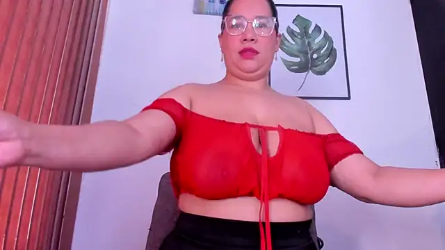 Snapshot of alondrabigtits chatting on April 28, 2026, 11:36 am alondrabigtits online show from April 28, 2026, 11:36 am