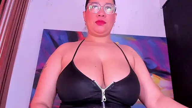 Snapshot of alondrabigtits chatting on May 30, 2026, 12:11 pm alondrabigtits online show from May 30, 2026, 12:11 pm