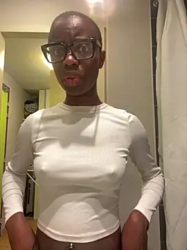 Snapshot of pupine35 chatting on February 6, 2026, 12:12 pm pupine35 online show from February 6, 2026, 12:12 pm