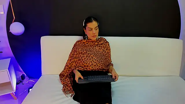 Ada Monroe10 online show from February 11, 2026, 1:55 pm