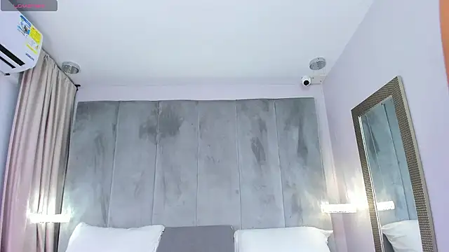 Snapshot of tifanyhills_ chatting on February 3, 2026, 8:14 pm tifanyhills online show from February 3, 2026, 8:14 pm