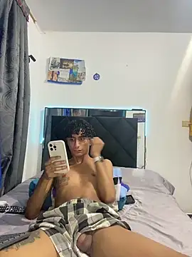 derreck models online show from March 6, 2026, 3:23 am