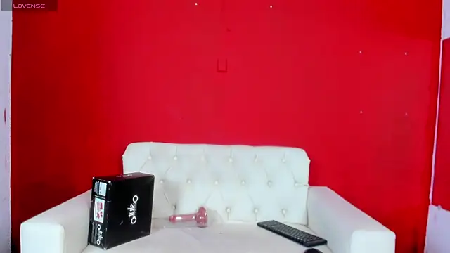 MIA SOPHIA1 online show from March 11, 2025, 5:02 am