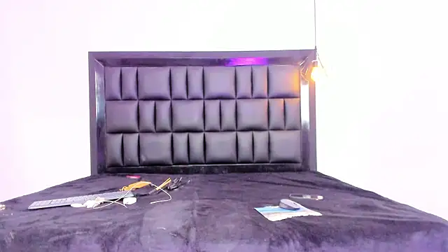 MIA SOPHIA1 online show from September 26, 2025, 5:47 am