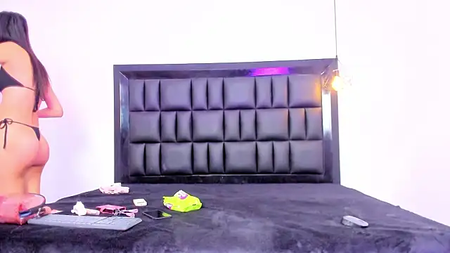 MIA SOPHIA1 online show from September 24, 2025, 5:03 am