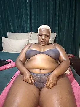 Snapshot of dirasweetlipsxx chatting on December 16, 2025, 10:14 pm dirasweetlipsxx online show from December 16, 2025, 10:14 pm