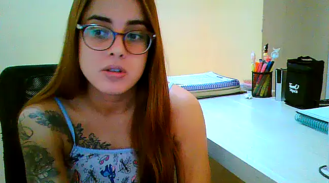 Snapshot of maliamiller chatting on March 20, 2025, 7:25 am maliamiller online show from March 20, 2025, 7:25 am