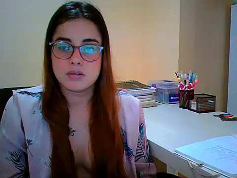 Snapshot of maliamiller chatting on October 25, 2025, 8:42 pm maliamiller online show from October 25, 2025, 8:42 pm