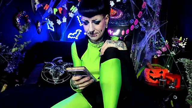 Snapshot of Purple_Coffin666 chatting on January 14, 2026, 1:15 pm Purple Coffin666 online show from January 14, 2026, 1:15 pm