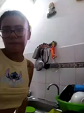 Snapshot of LindsayMoon chatting on December 17, 2025, 9:53 pm LindsayMoon online show from December 17, 2025, 9:53 pm