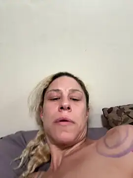 Snapshot of SunnyRays69 chatting on November 19, 2025, 8:31 pm SunnyRays69 online show from November 19, 2025, 8:31 pm