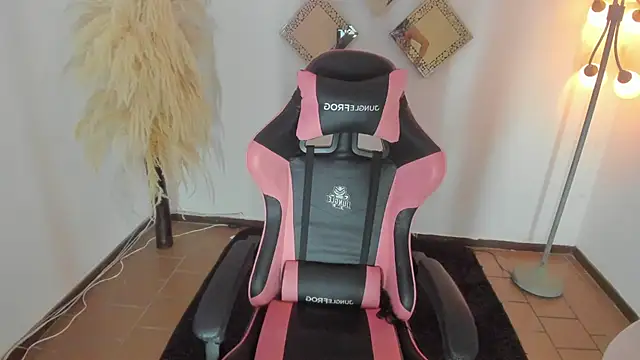 Snapshot of kattadoll chatting on February 19, 2026, 7:55 pm kattadoll online show from February 19, 2026, 7:55 pm