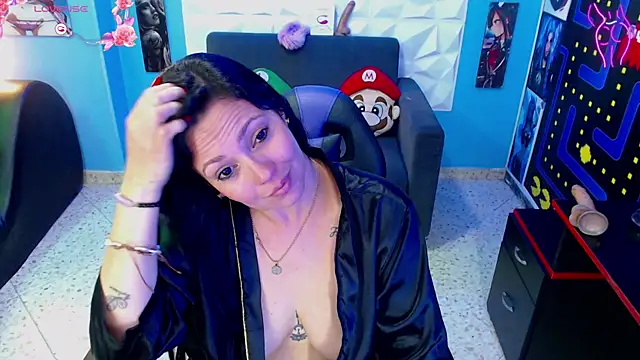 Snapshot of FelinaJohnson chatting on March 4, 2025, 11:32 pm FelinaJohnson online show from March 4, 2025, 11:32 pm
