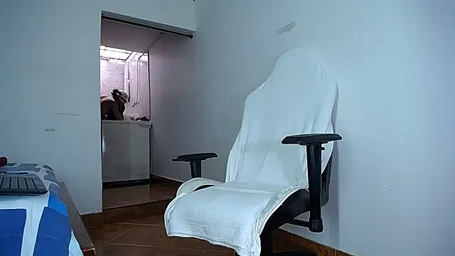 Snapshot of diamond_black00 chatting on December 20, 2025, 6:33 pm diamond black00 online show from December 20, 2025, 6:33 pm