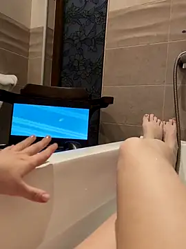 Yourlittledemon online show from April 12, 2026, 3:48 pm