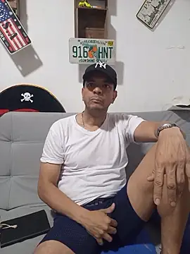 latinmartin73 online show from November 6, 2025, 10:47 pm