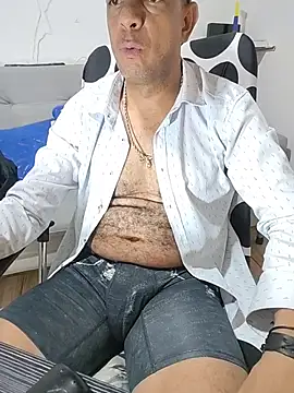 Snapshot of latinmartin73 chatting on July 22, 2026, 12:12 am latinmartin73 online show from July 22, 2026, 12:12 am
