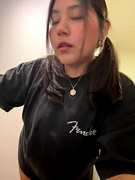 Snapshot of kittyfresita chatting on December 2, 2025, 2:23 am kittyfresita online show from December 2, 2025, 2:23 am